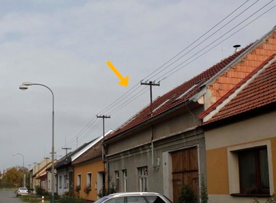 řadový domek s nadstřešním vedením 3x400V, elektrosmog